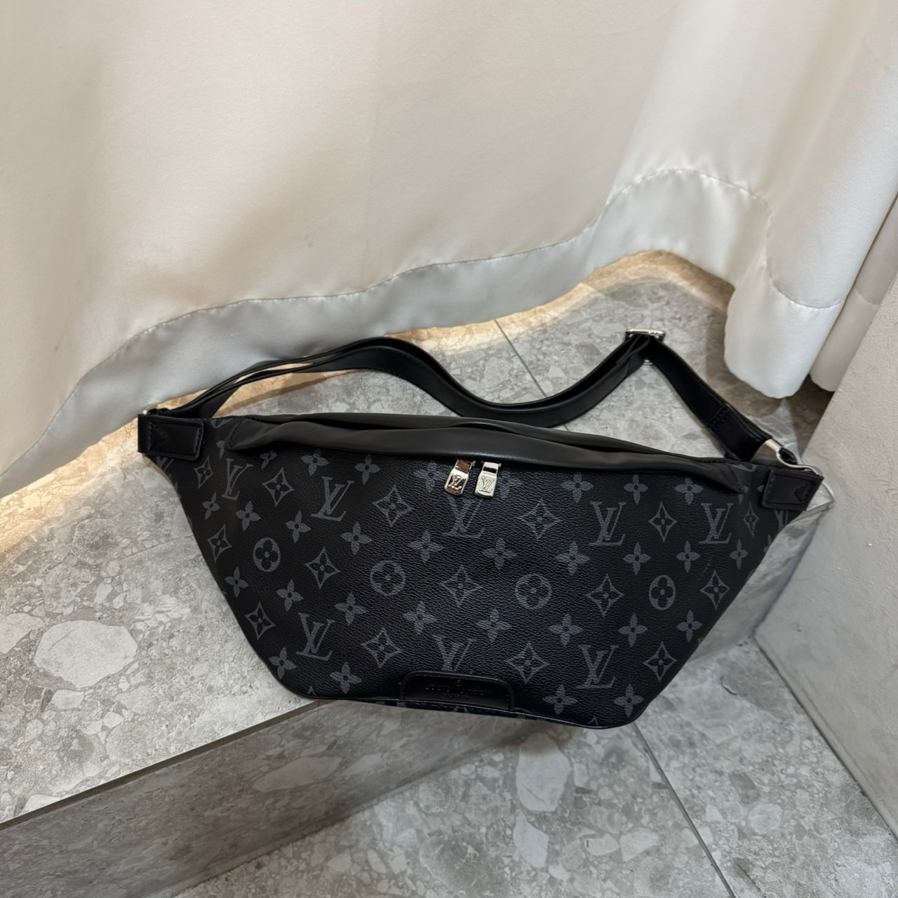 🤴🏻 #루 (L.V)  디스커버리 범백 🤴🏻신상입고🤴🏻 (특가)