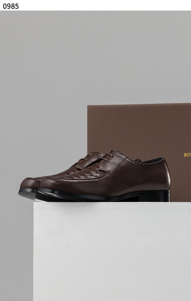 #보태가베네타 [BOTTEGA VENETA] 수입프리미엄급 소가죽 남성 레이스업 슈즈 세일💢💢💢 #태그 #로퍼 #신발 #0985