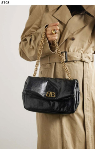 #발렌시아가 [BALENCIAGA] 수입프리미엄급 여성 MONACO 미디엄 체인백 블랙 신상 입고💢 #태그 #가방 #5703