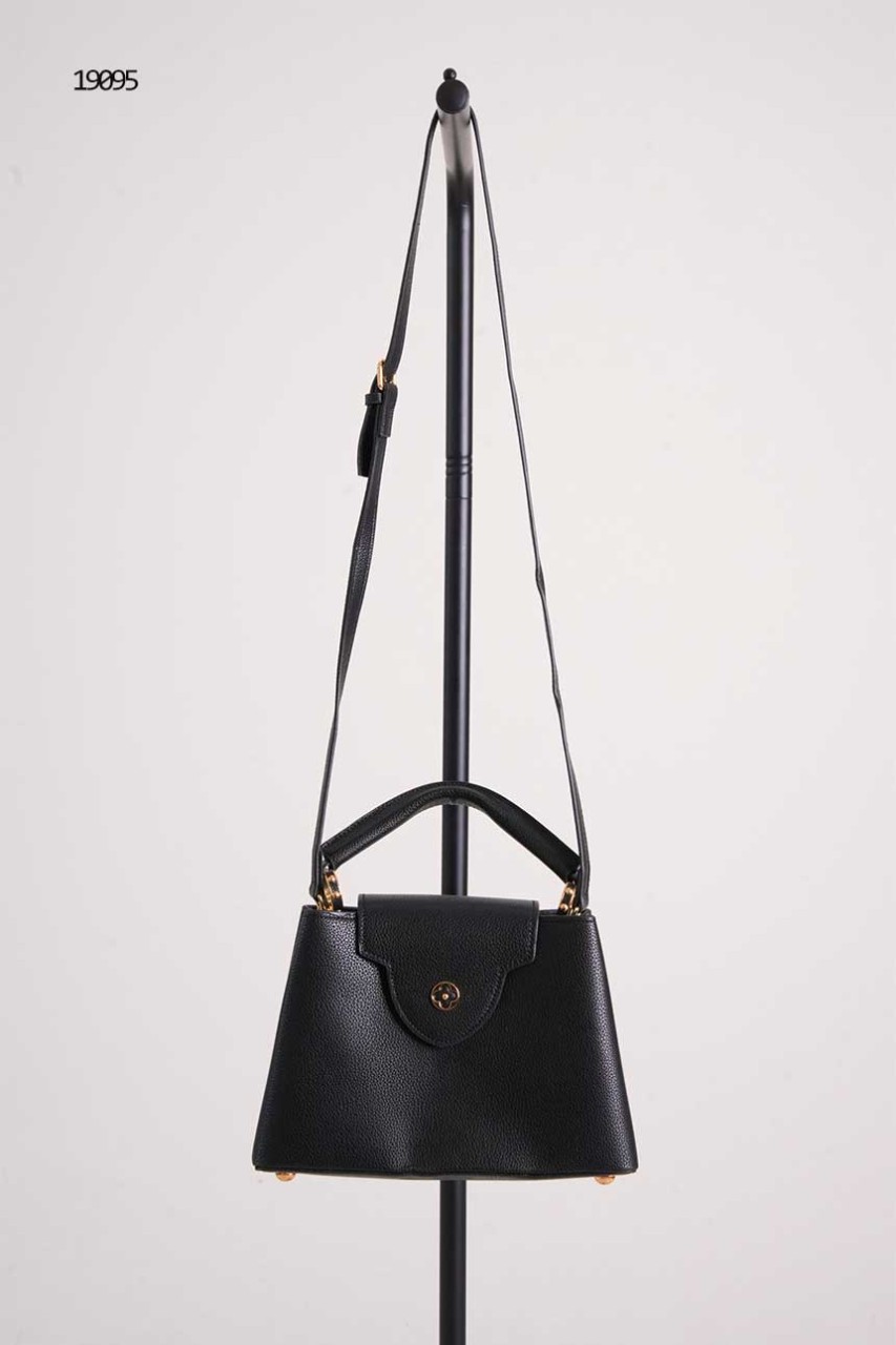 🔆 [Louis Vuitton] 루이비통 카퓌신 BB 토뤼옹 블랙🔆