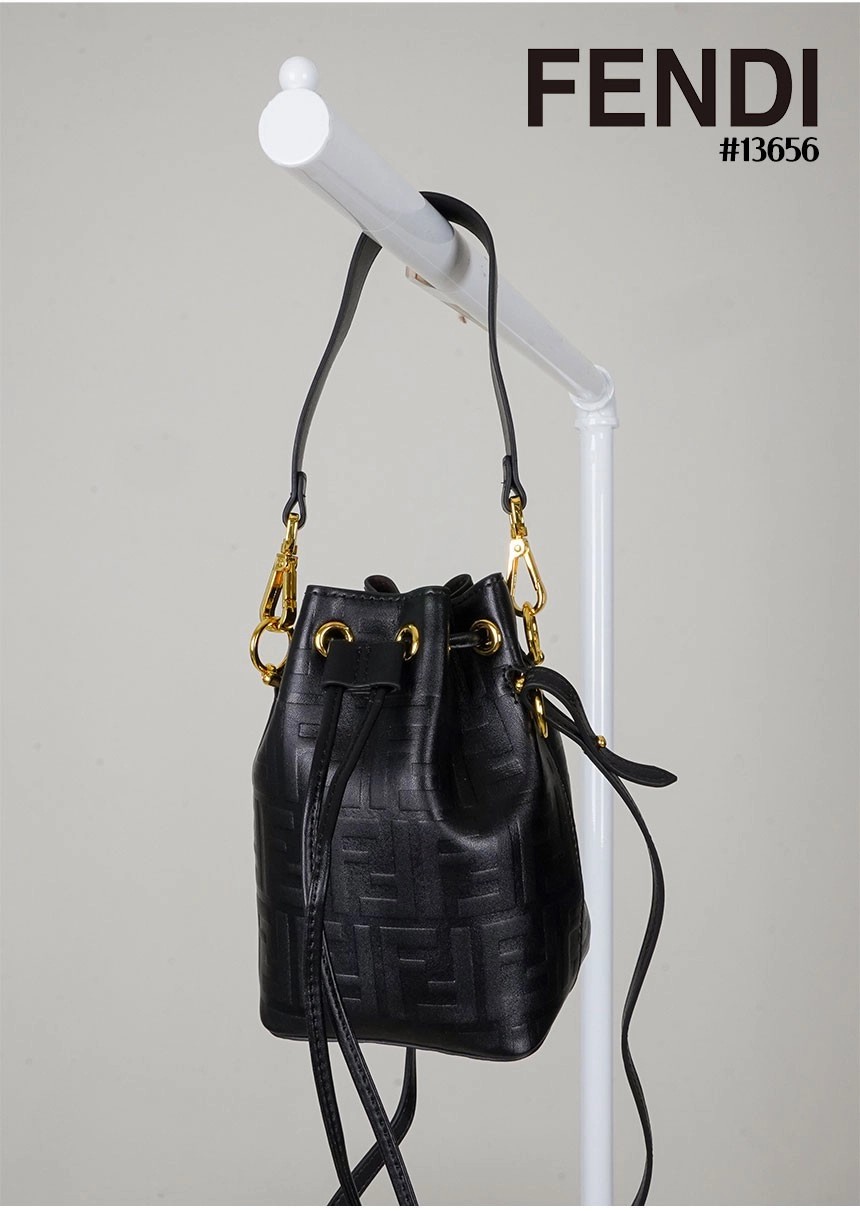 🔆 [FENDI] 팬디 FF 몬트레조 레더 버킷백 미니 블랙 🔆