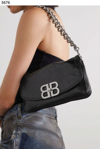 #발렌시아가 [BALENCIAGA] 수입프리미엄급 여성 BB SOFT 스몰 플랩 백 블랙 신상 입고💢 #태그 #가방 #5676