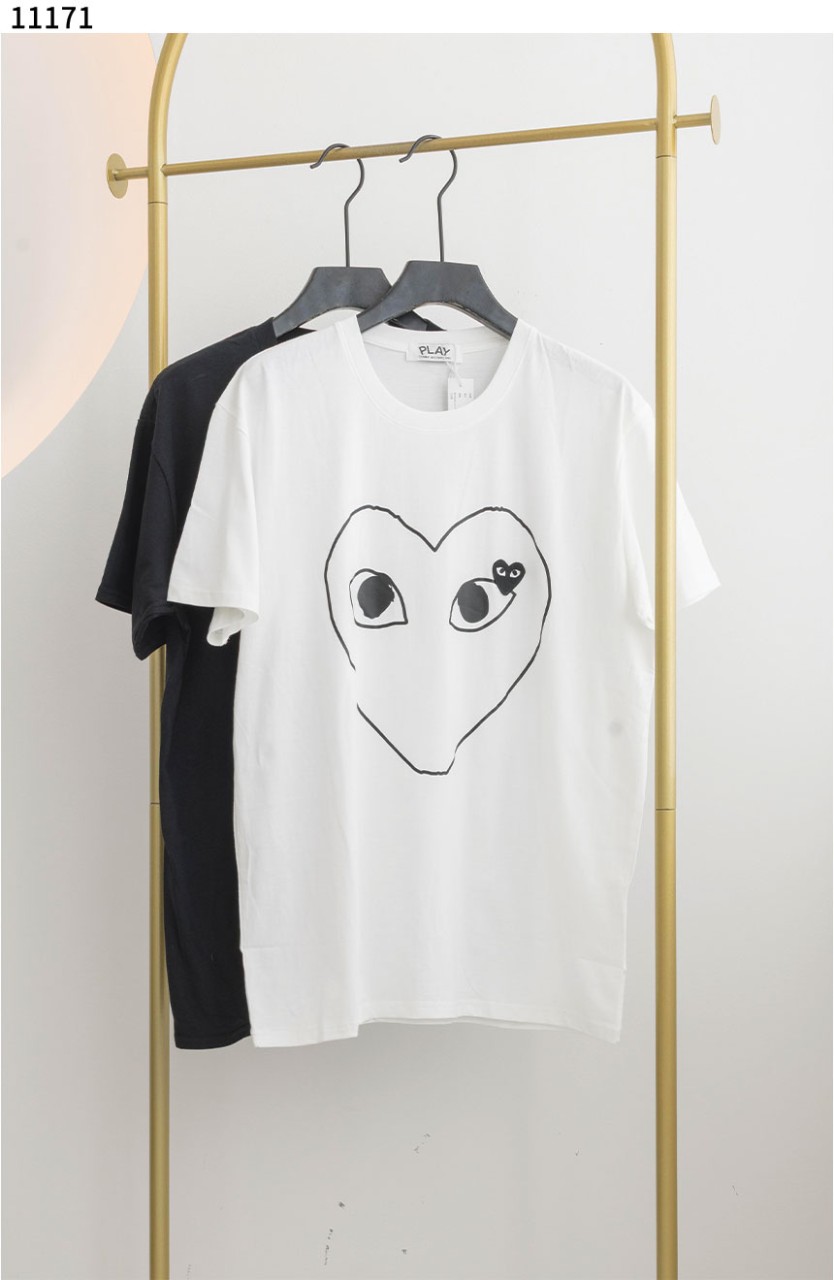 #꼼데가르송 [COMME des GARCONS] 플레이 꼼데가르송 프린팅 블랙 하트 프린팅 티셔츠 신상입고💢 #상의 #티셔츠 #11171