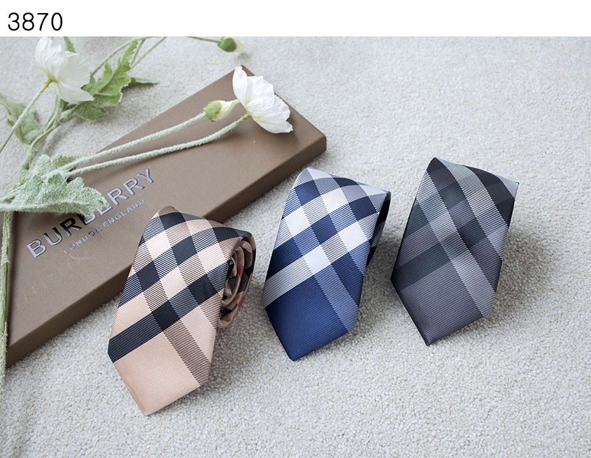 #버버리 [BURBERRY] 클래식컷 체크 실크타이 신상입고💢 #테그 #넥타이 #3870