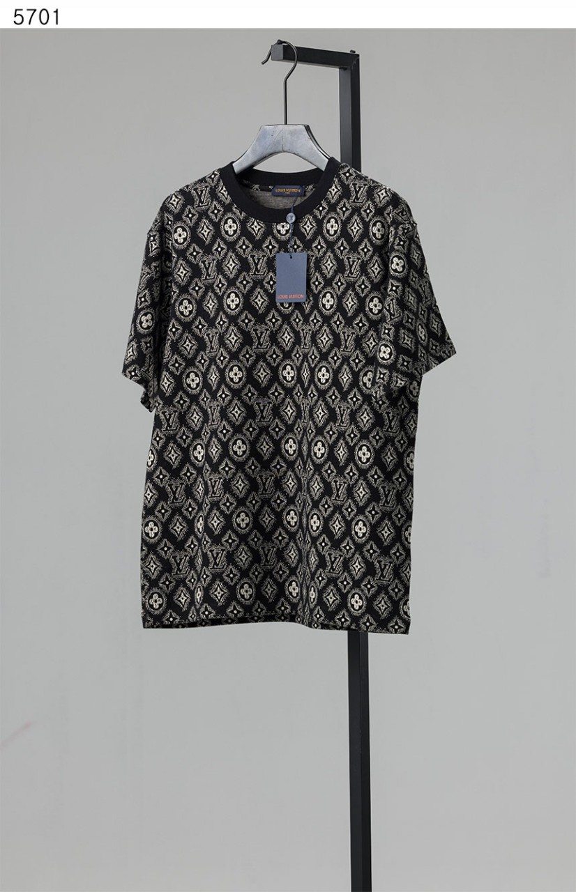 #루이비통 [LOUIS VUITTON] Louis Vuitton logo full-print letter T-shirt 세일💢💢💢 #상의 #티셔츠 #5701