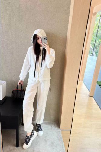 #루이비통 [Louis Vuitton] 수입고급 루이비통 우븐집업세트 신상입고