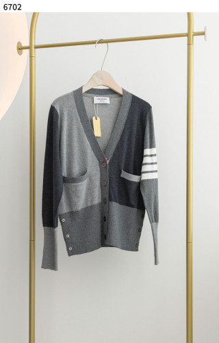 #톰브라운 [Thom Browne] FUNMIX CREPE 4-BAR CARDIGAN 신상입고💢 #상의 #니트 #6702