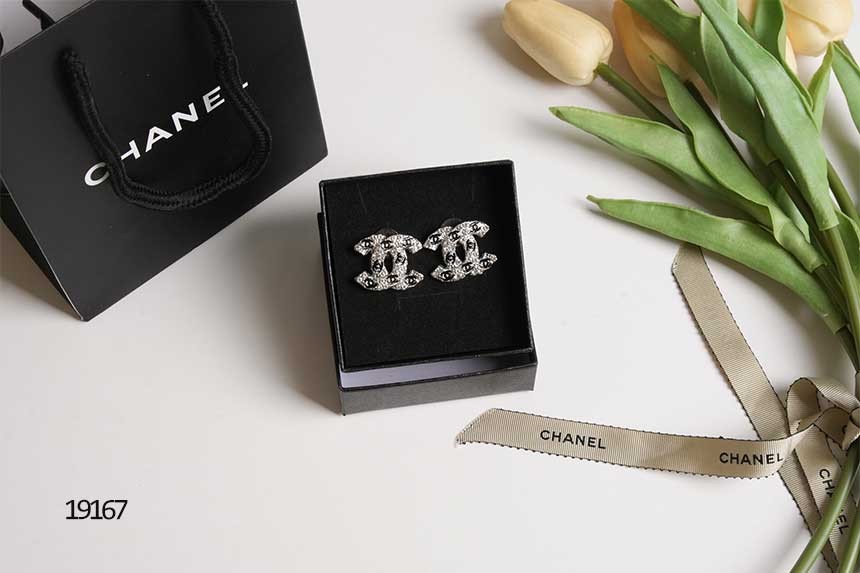 🔆 [CHANEL] 샤넬 CC패턴로고 실버 이어링🔆