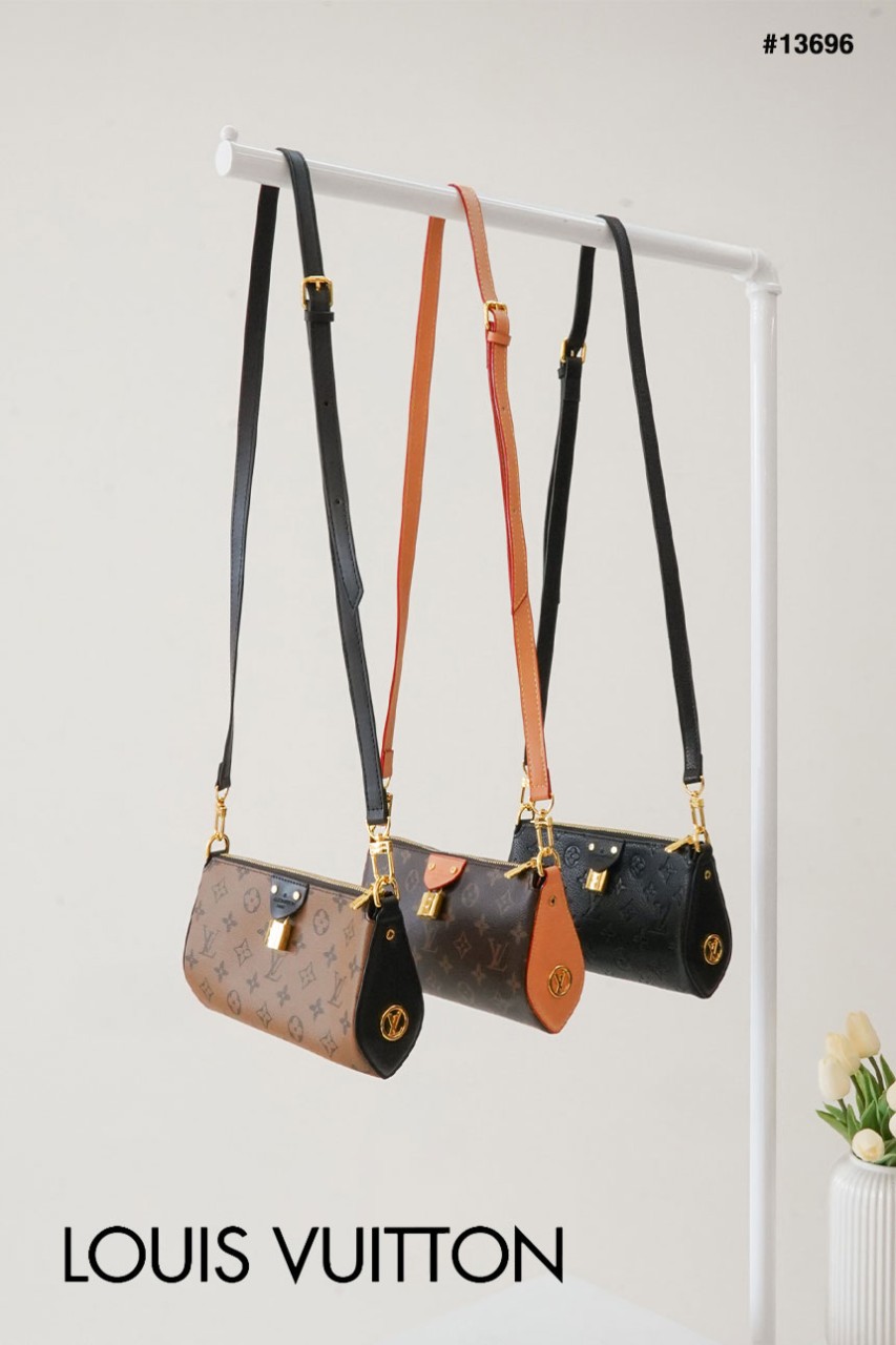 🔆 [Louis Vuitton] 루이비통 포쉐트 티레트 파우치 크로스백🔆