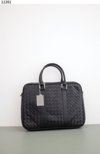 #보테가베네타 [BOTTEGA VENETA] 블랙인트레치아토 슬림 브리프케이스 신상입고💢 #가방 #11201