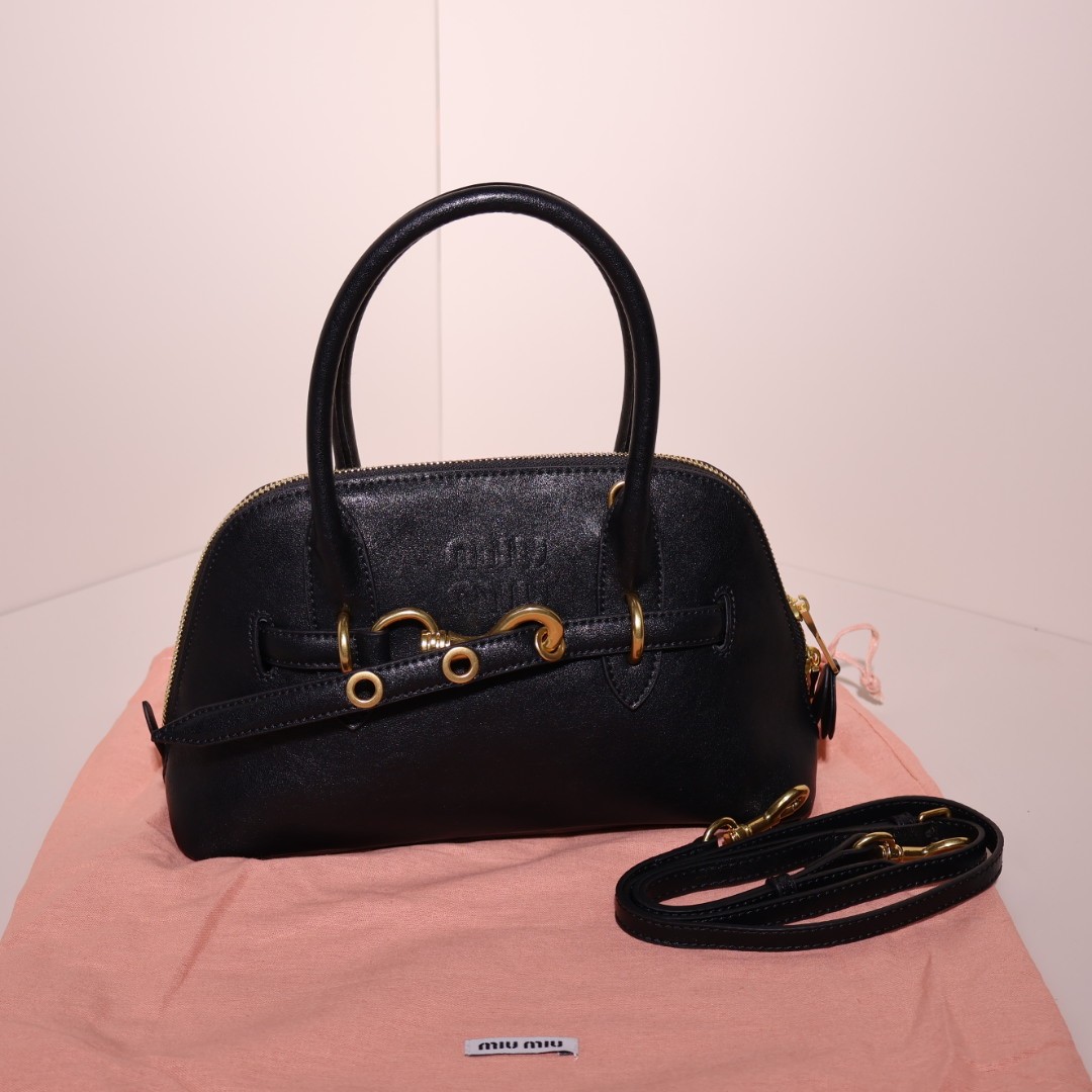 ✨미우미우 아방뛰르 토트백 ✨