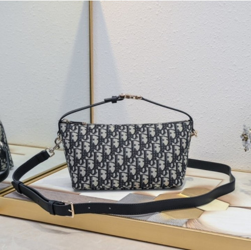 ✨디올 트레블 노마드 파우치✨