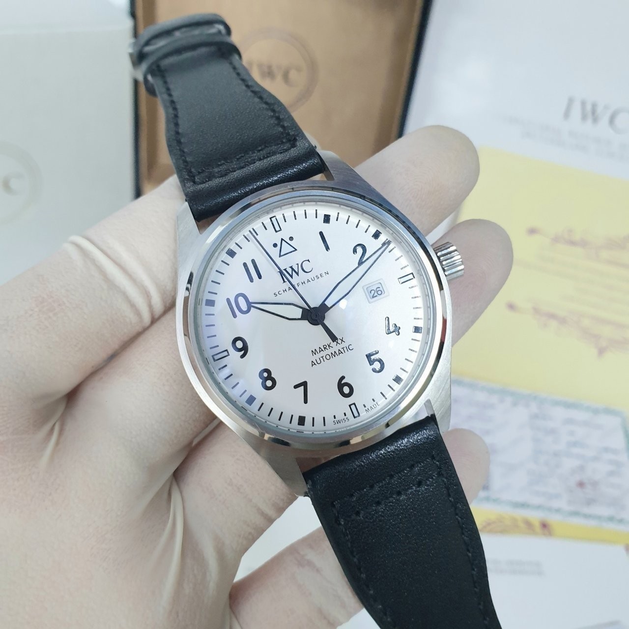IW. 마크20 흰판 가죽밴드