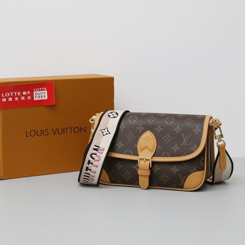 👹루*통 다이앤 모노그램 숄더백👹