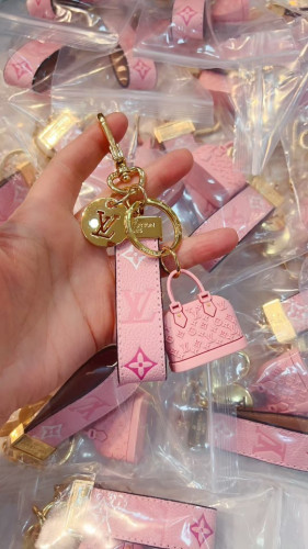 루이비통 베이비핑크 키링