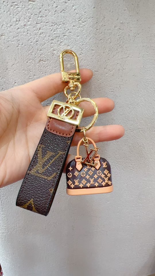 루이비통 LV 모노그램 드래곤 백참& 키홀더