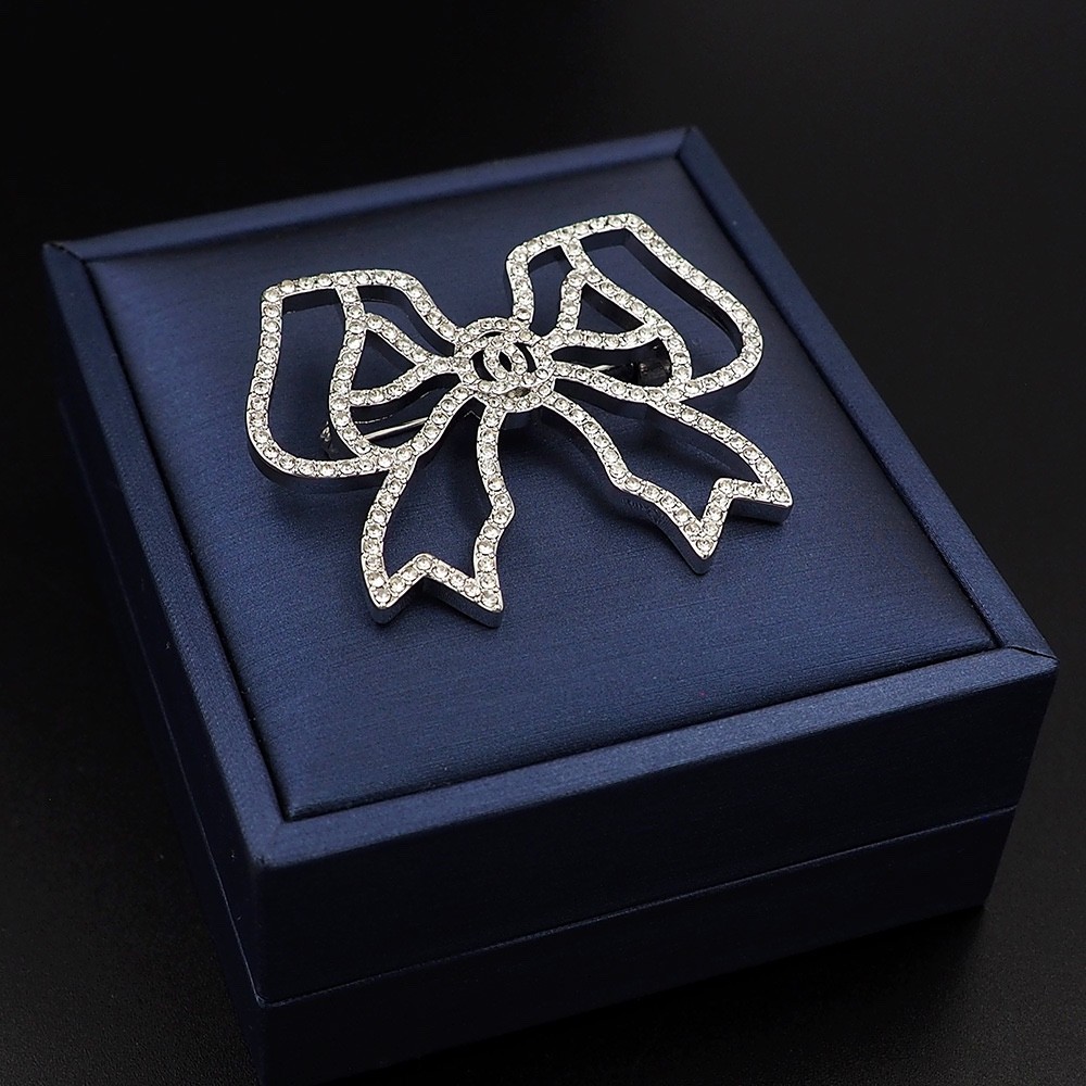 샤넬COCO 크리스탈브로치