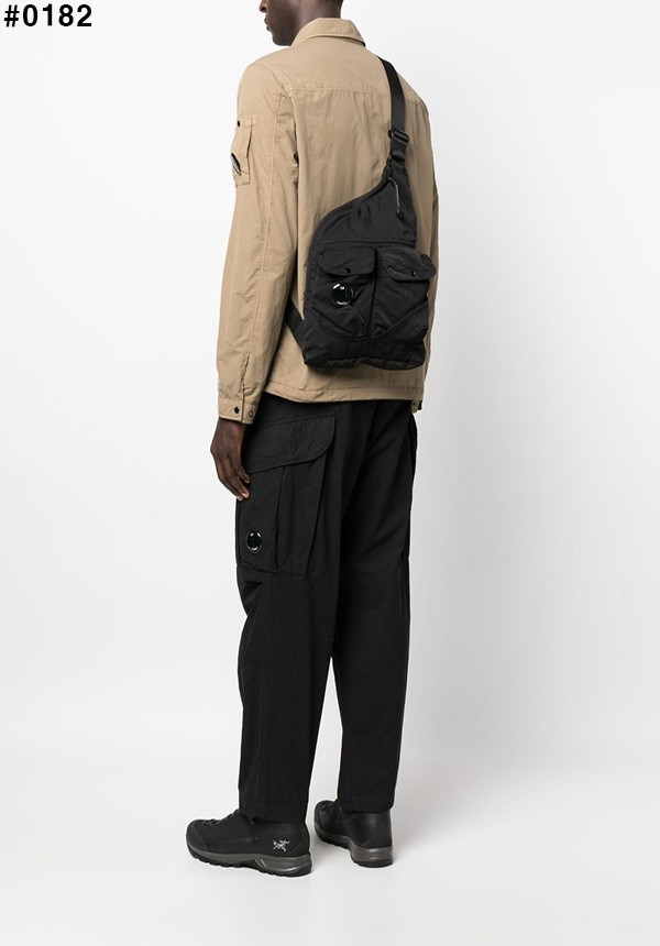 🍀 [CP.company] 씨피컴퍼니 가먼트다잉 수입 나일론 B 렌즈 디테일 메신저 백 🍀