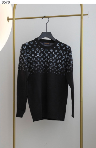 #루이비통 [Louis Vuitton]  남성 그라디언트 모노그램 로고 스웨터 신상입고💢 #상의 #니트 #8570