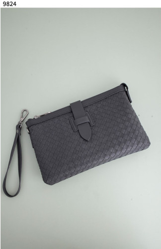 #보테가베네타 [BOTTEGA VENETA]  보테가 인트레치아토 클러치백 신상입고💢 #가방 #9824