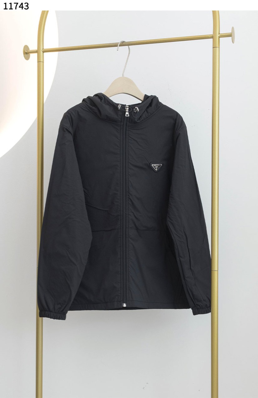 #프라다 [PRADA] 트라이앵글 로고 리나일론 블루종 재킷 신상입고💢 #상의 #자켓 #11743