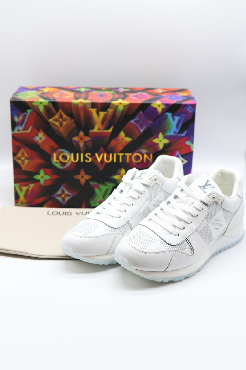 #루이비통 런 어웨이 모노그램 남성 스니커즈 블랙