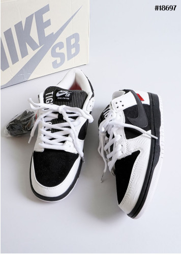 🔆 [NIKE] 나이키 X 타이트부스 SB 덩크 로우 프로 블랙 앤 화이트 🔆