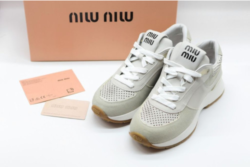 #미우미우 워시드 나파가죽 스웨이드 스니커즈