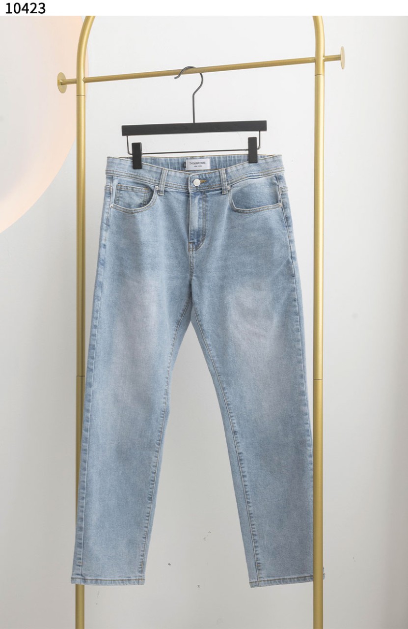 #톰브라운 [Thom Browne] 톰브라운 남성 연청 데님 팬츠 신상입고💢 #하의 #팬츠 #10423