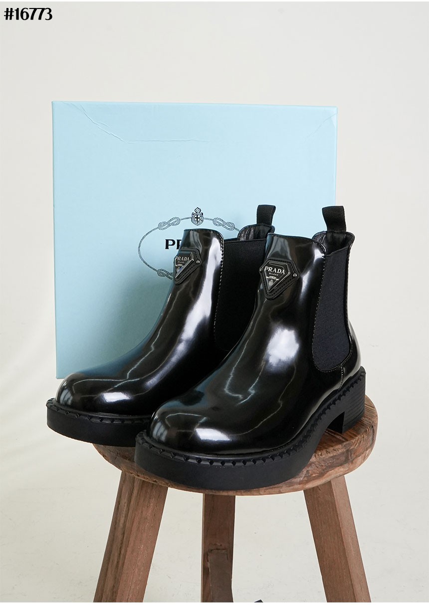 🔆 [PRADA] 프라다 브러쉬드 레더 첼시 부츠 🔆