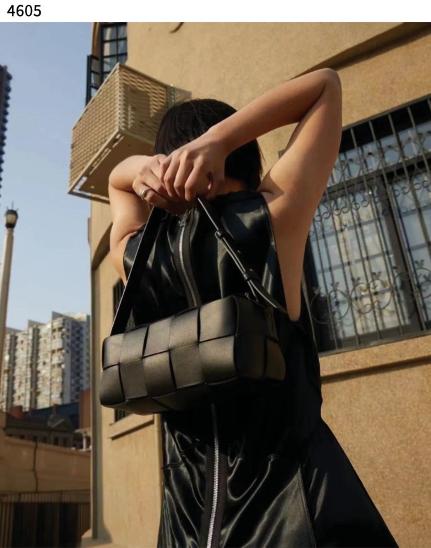 #보테가베네타 [BOTTEGA VENETA] 수입프리미엄급 포리지 스몰 브릭 카세트 신상 입고💢 #태그 #가방  #4605