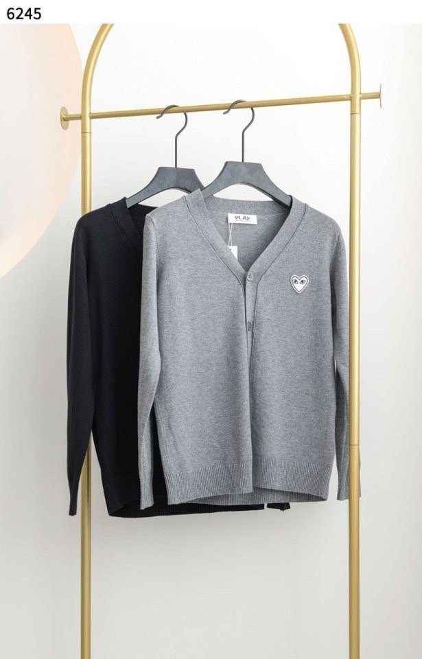 CDG 화이트 와펜 브이넥 가디건