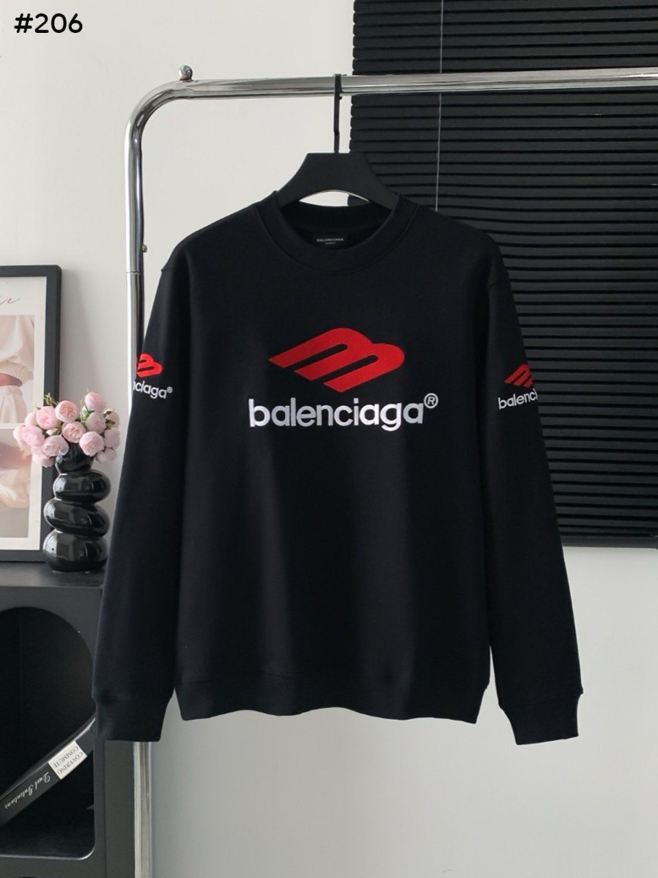 #발렌시아가 23SS 자수 로고 라운드 맨투맨 남여공용