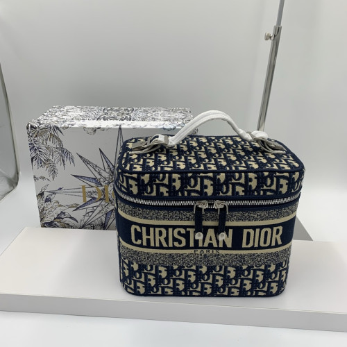 #디올 트래블 베니티