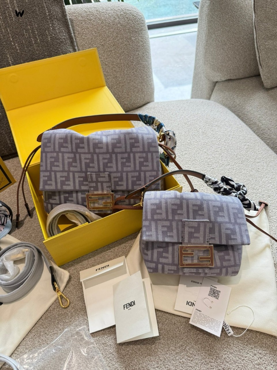 펜디 맘마백 스몰  미듐