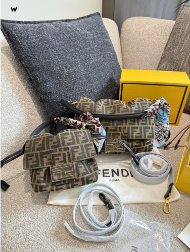 펜디 맘마백 스몰  미듐