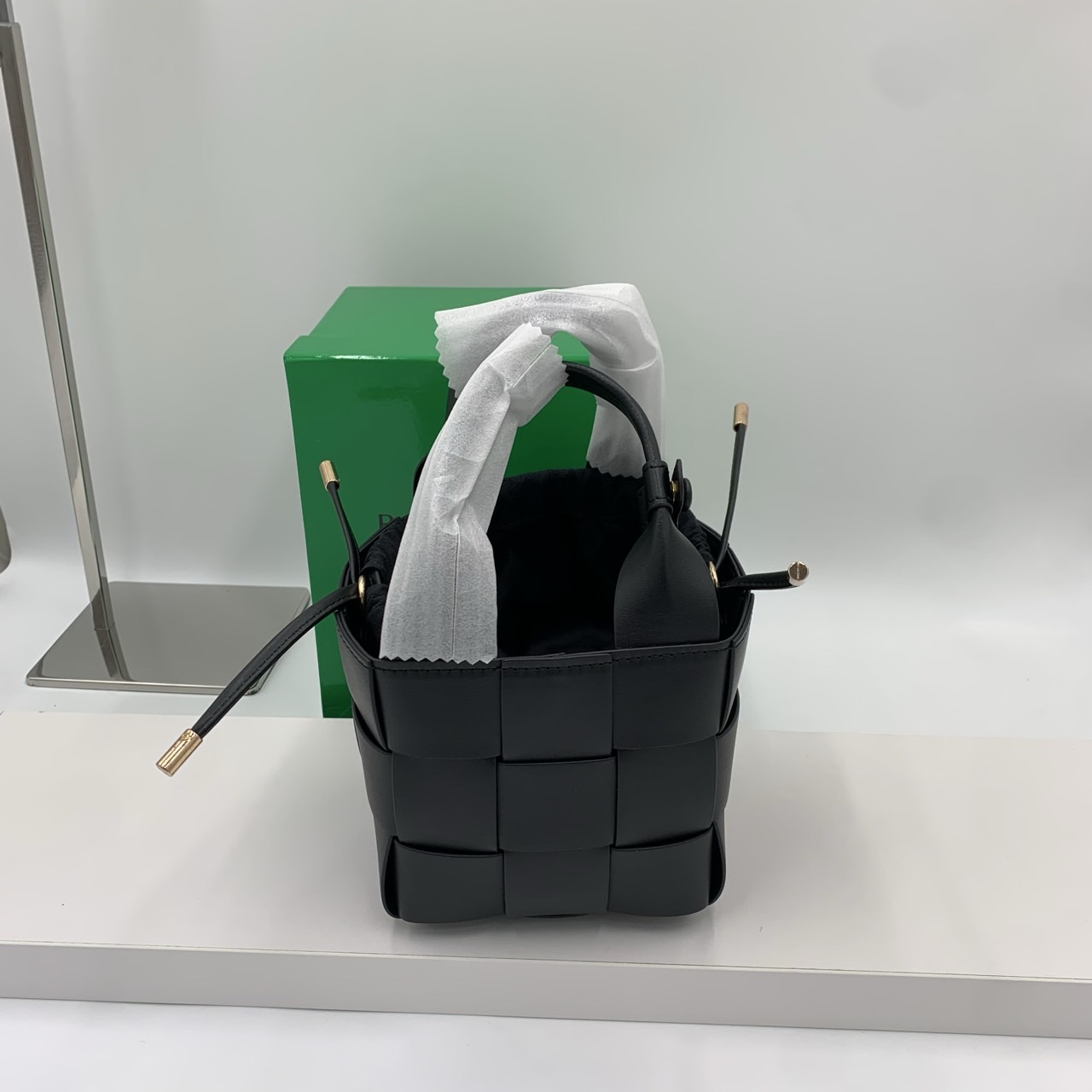 #보테가  카세트 버킷백