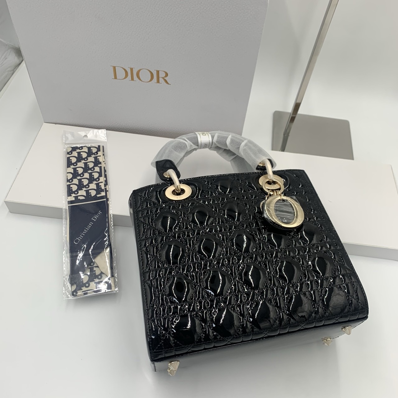 #디올 페이던트 레이디백