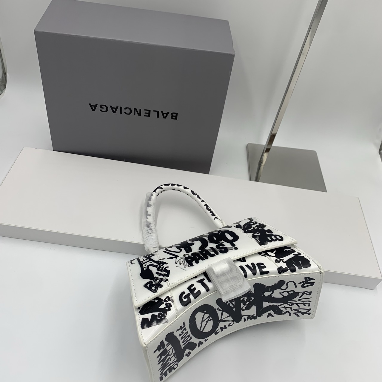 #발렌시아가  그래피티 아워글래스