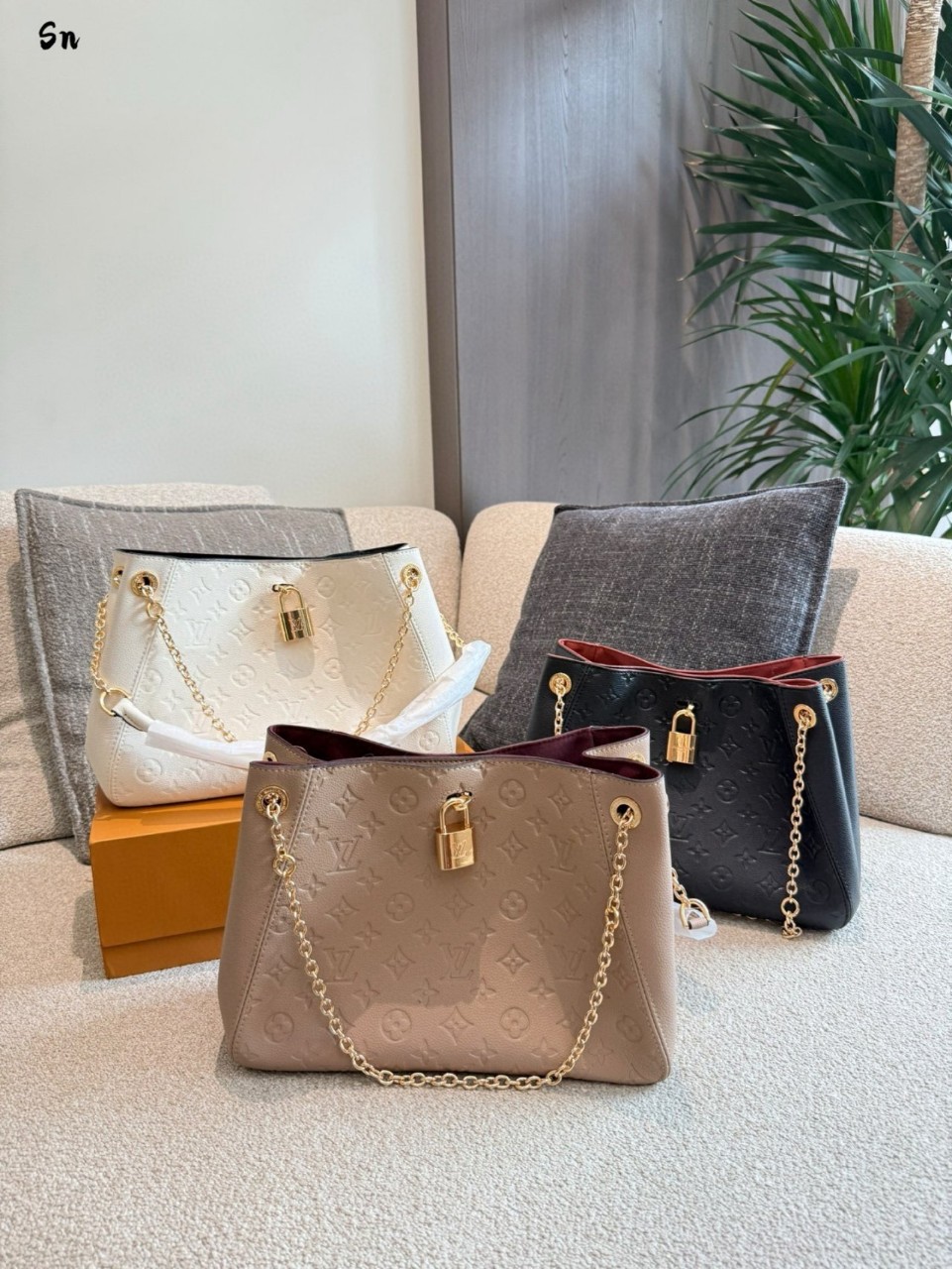 애니타임 숄더백