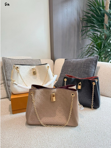 애니타임 숄더백