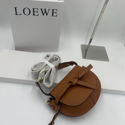 #로에베 게이트백