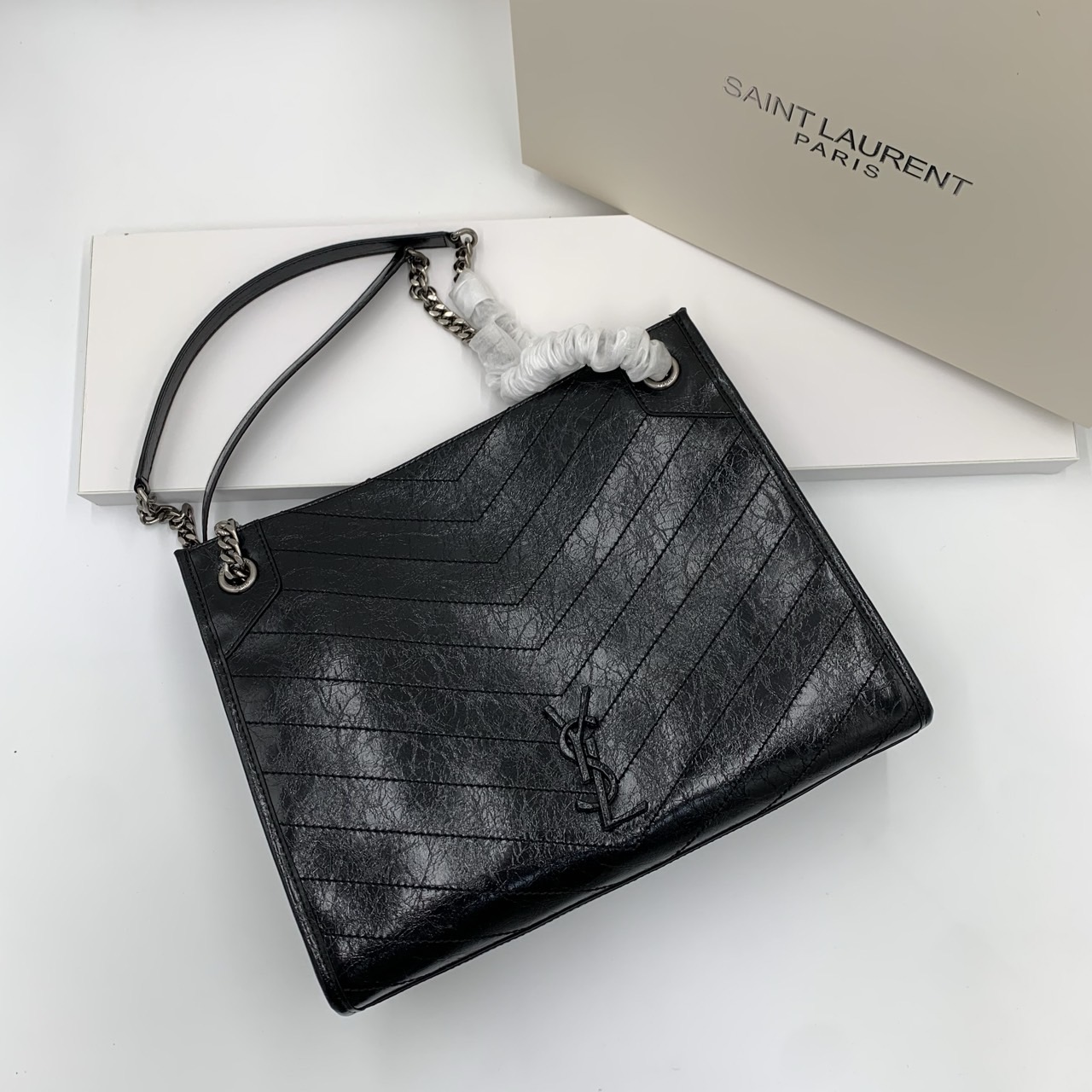 #입생로랑 니키 숄더