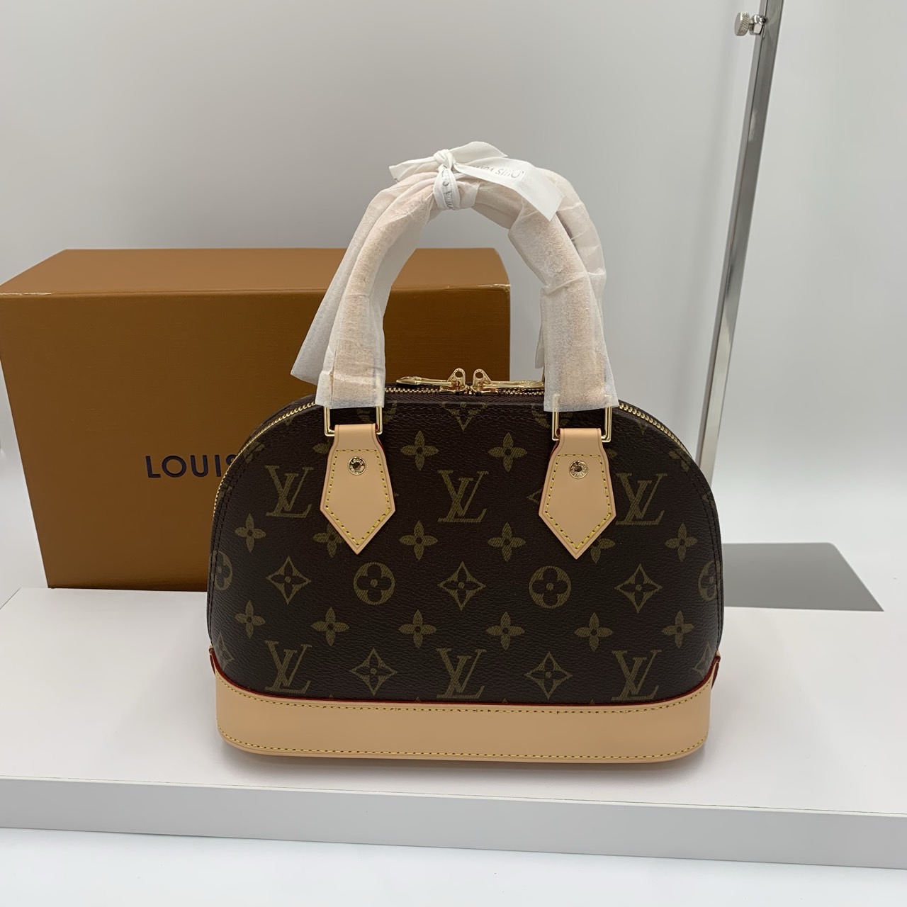 #루이비통  알마BB