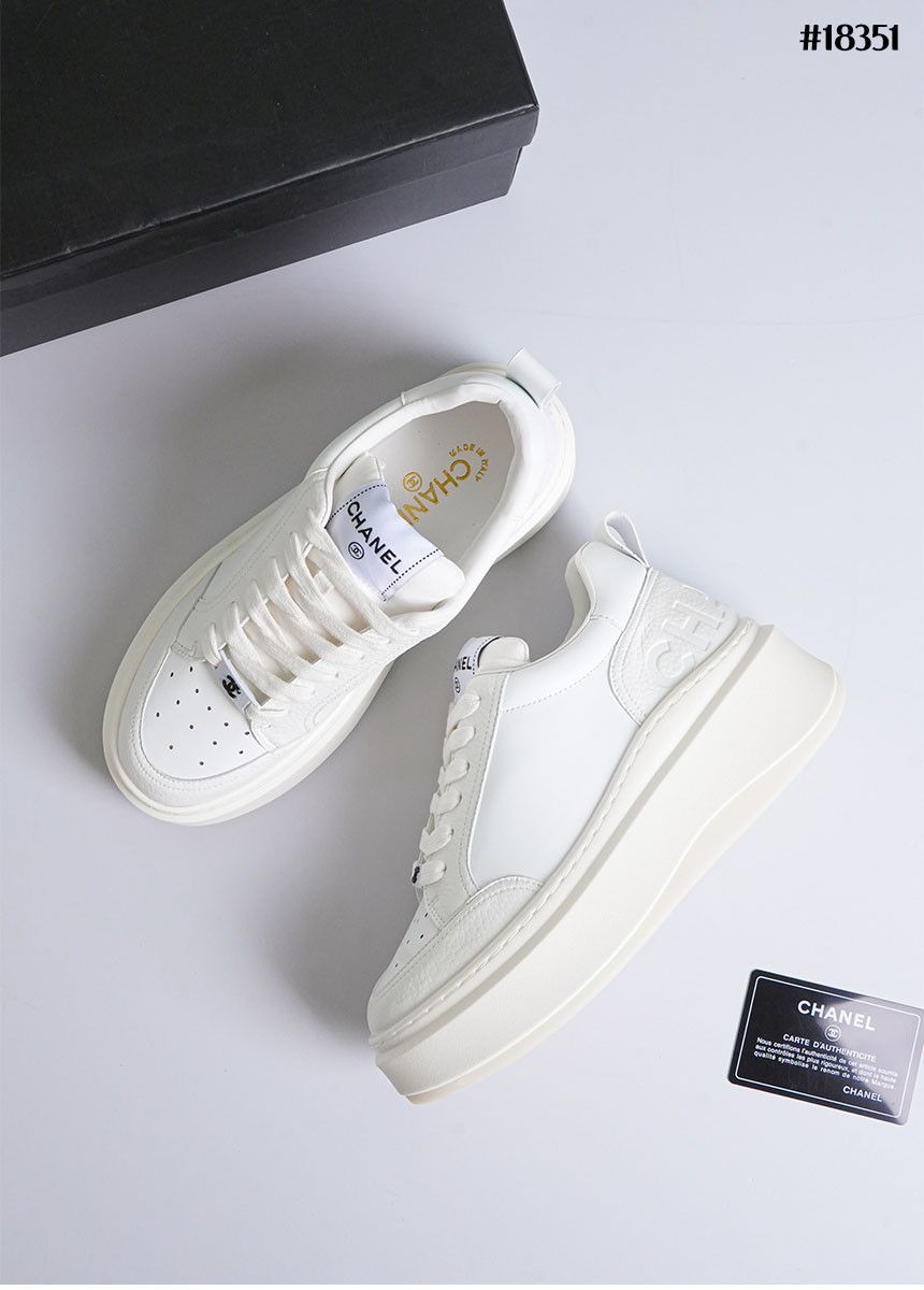 🔆 [CHANEL] 샤넬 백 로고 시어링 스니커즈 🔆