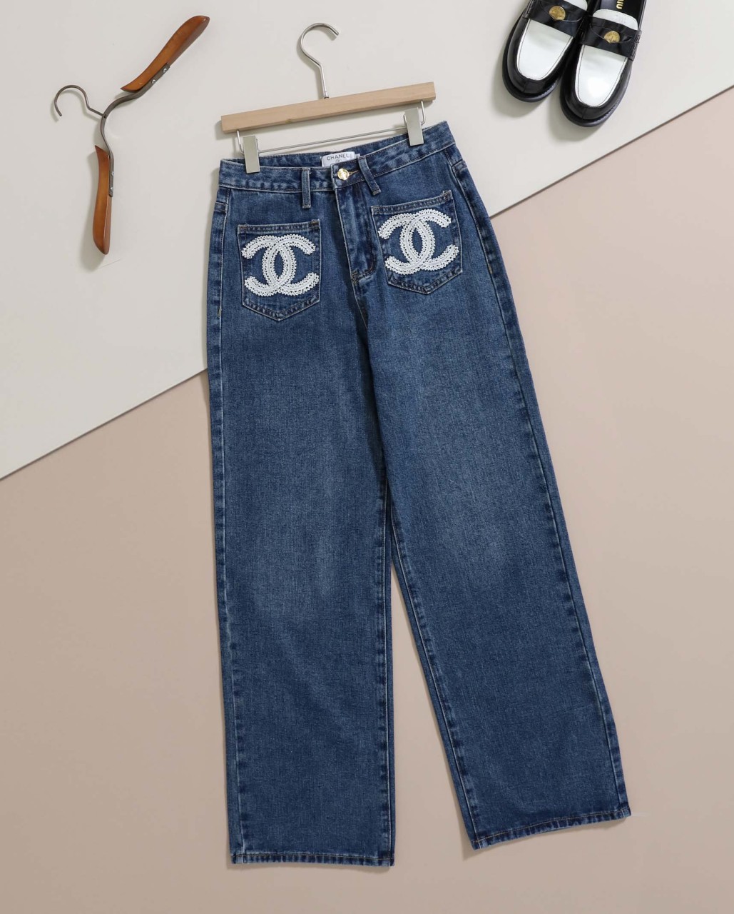 #샤넬 [ C*ANEL ] 수입 앞포켓 CC로고 세미 와이드 진 입고💢 #여성팬츠 #청바지