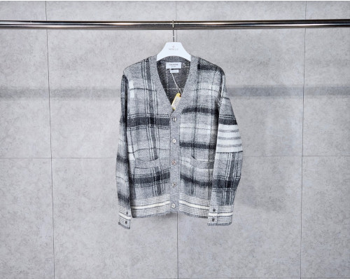 톰*** 캐시미어 시그니처 스트라이프 스웨트 가디건 입고~~