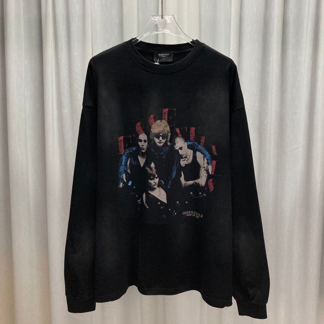 피*어오브갓 FOG ESSENTIALS 록밴드 로고 프린트 워싱 티셔츠 입고~