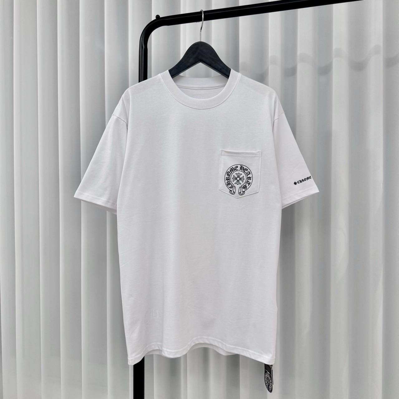 ➰크롬하츠 홀스슈 포켓 로고 반팔 티셔츠