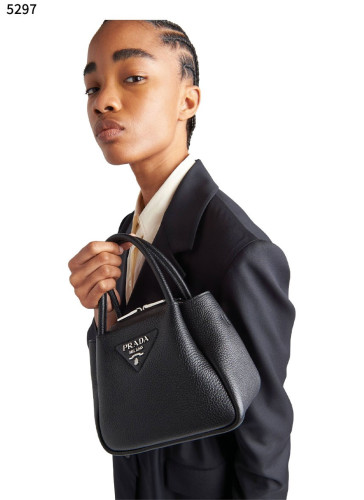 #프라다 [PRADA] 수입프리미엄급 가죽 미니 핸드백 신상 입고 💢 #태그 #가방 #5297